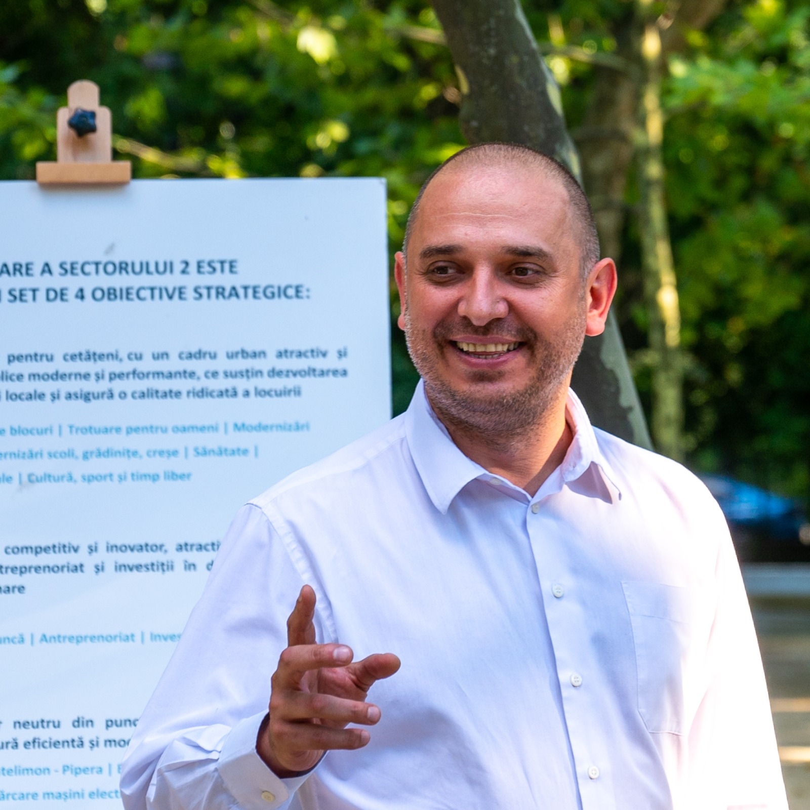 Radu Mihaiu :  București, mașini, parcări și cifrele din spate. Text (foarte) lung